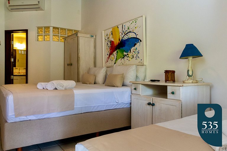 Oasis in the village of Praia do Forte House with 4 suites.