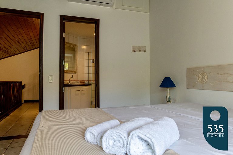 Oasis in the village of Praia do Forte House with 4 suites.