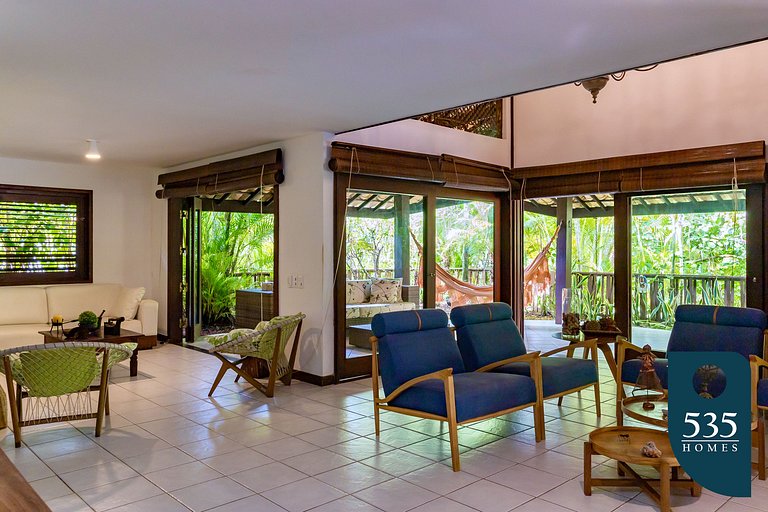 Oasis in the village of Praia do Forte House with 4 suites.