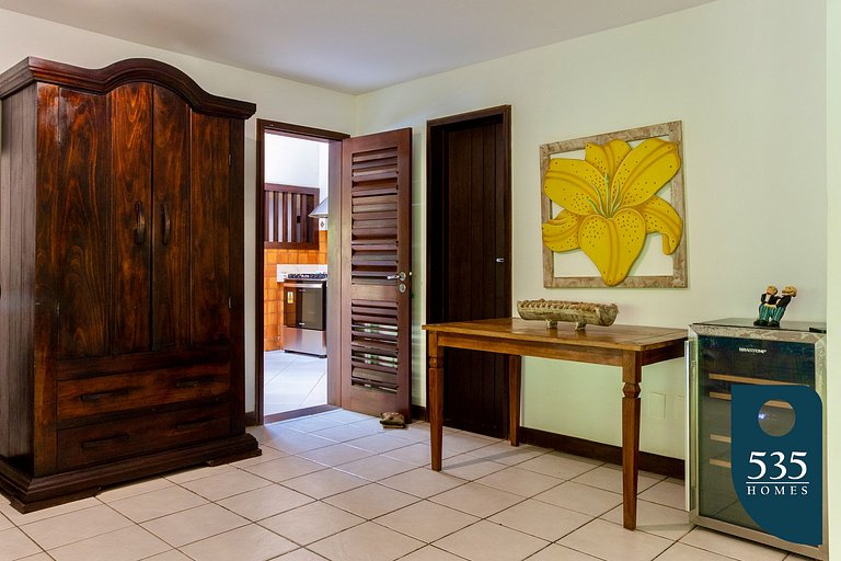 Oasis in the village of Praia do Forte House with 4 suites.