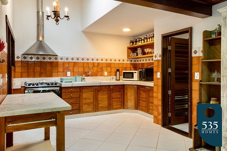 Oasis in the village of Praia do Forte House with 4 suites.