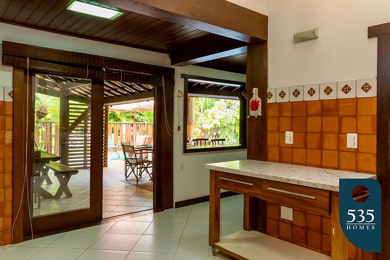 Oasis in the village of Praia do Forte House with 4 suites.