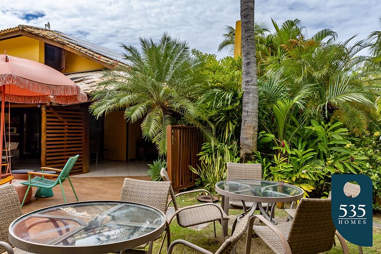 Oasis in the village of Praia do Forte House with 4 suites.