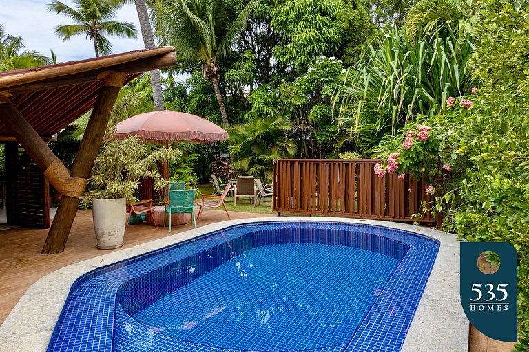Oasis in the village of Praia do Forte House with 4 suites.