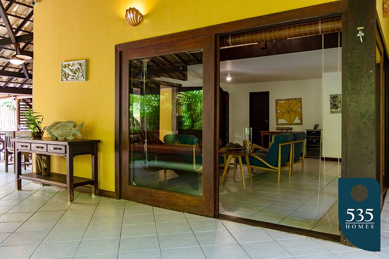 Oasis in the village of Praia do Forte House with 4 suites.