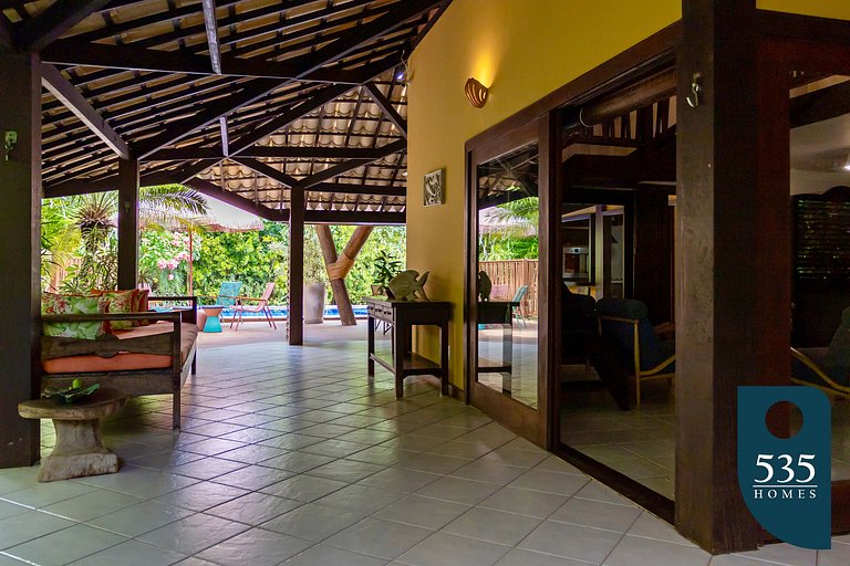 Oasis in the village of Praia do Forte House with 4 suites.