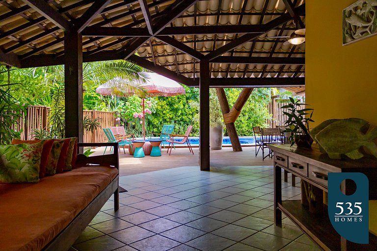 Oasis in the village of Praia do Forte House with 4 suites.