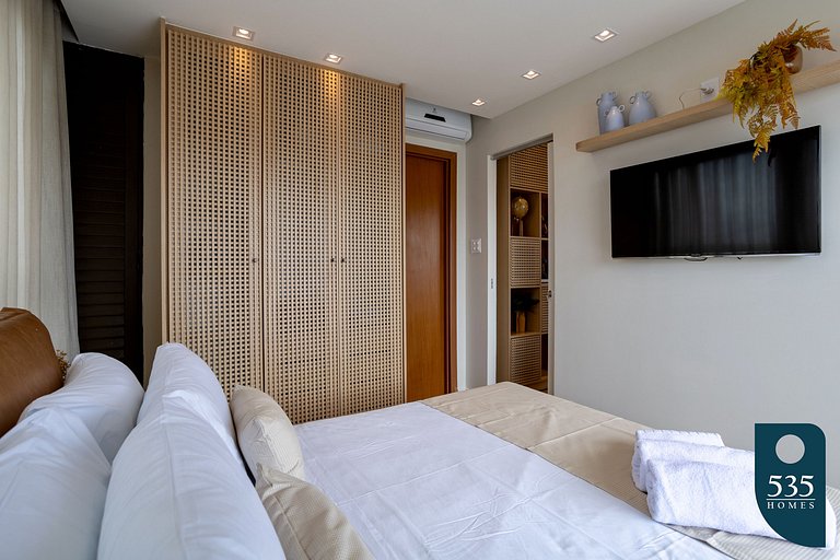 Enjoy the Stunning Beachfront Bedsitter