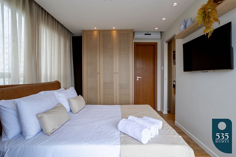 Enjoy the Stunning Beachfront Bedsitter