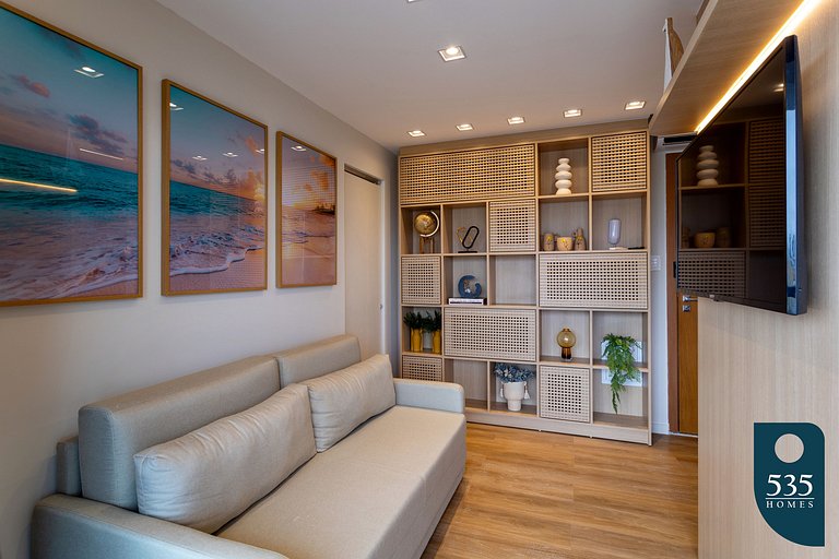 Enjoy the Stunning Beachfront Bedsitter