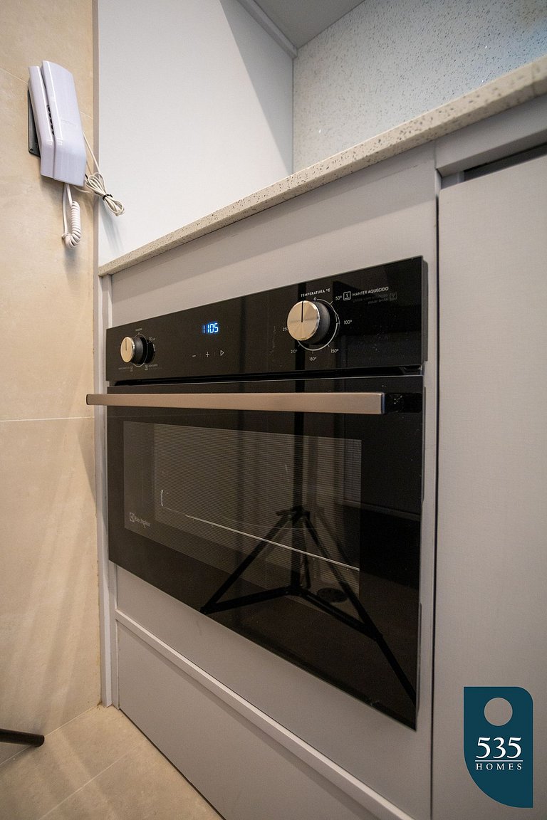 Moderno apartamento com acesso à praia