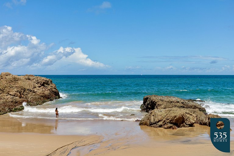 Moderno apartamento com acesso à praia