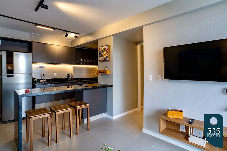 2 Bedroom Apartment Steps from Shopping Barra