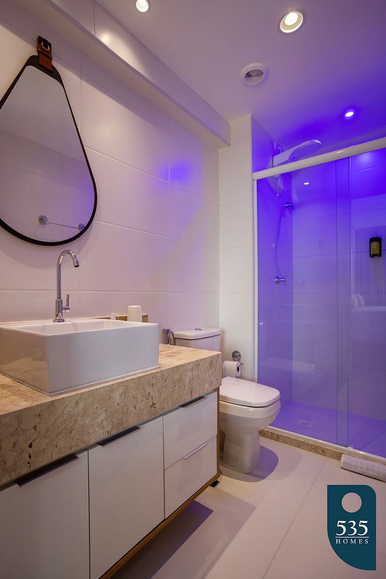 Apartamento em prédio com piscina no rooftop