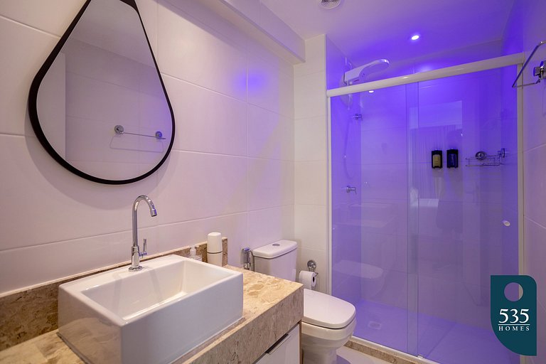 Apartamento em prédio com piscina no rooftop