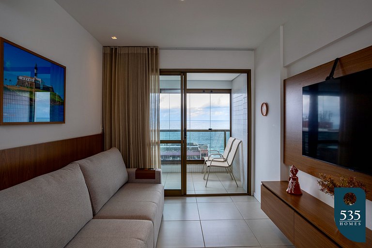 Sea view close to the beach and Barra mall