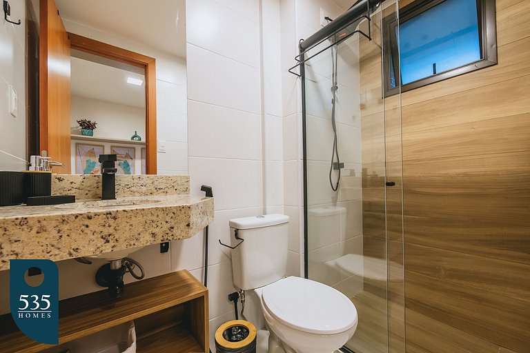 Stay in a Condo 500m from Shopping da Bahia