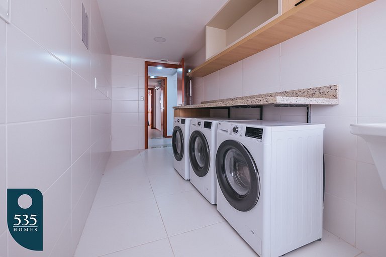 Stay in a Condo 500m from Shopping da Bahia