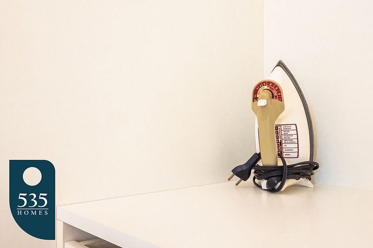 Bedsitter with Sea View, 300m from Farol da Barra