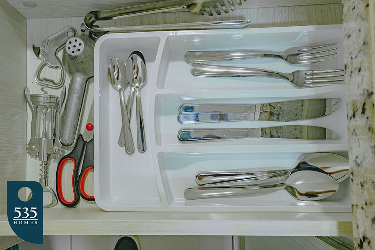 Bedsitter with Sea View, 300m from Farol da Barra