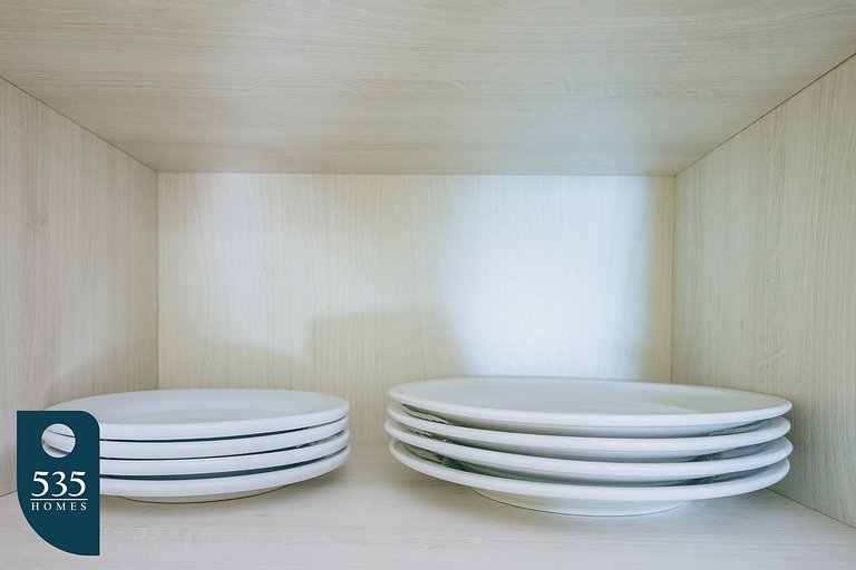 Bedsitter with Sea View, 300m from Farol da Barra