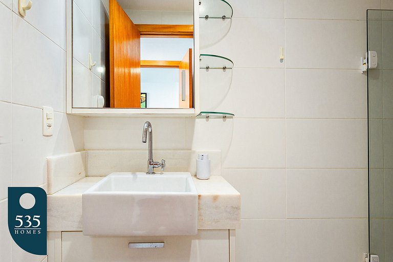 Bedsitter with Sea View, 300m from Farol da Barra