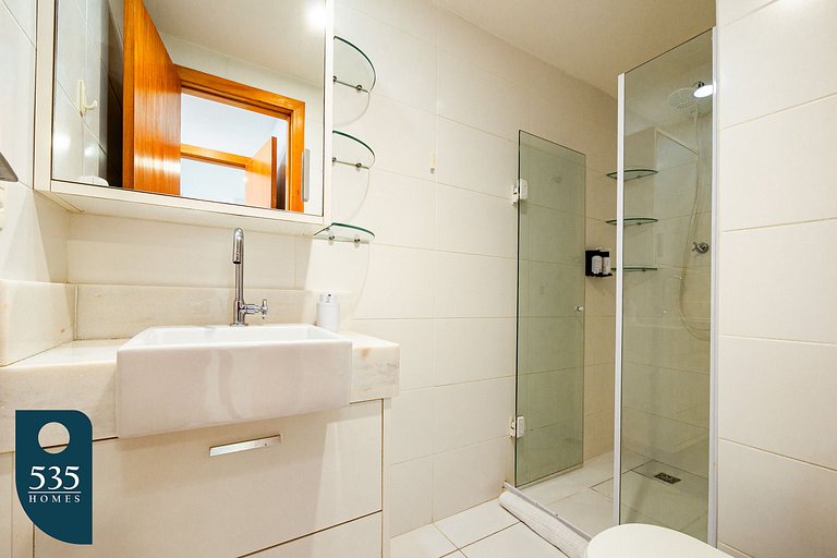 Bedsitter with Sea View, 300m from Farol da Barra