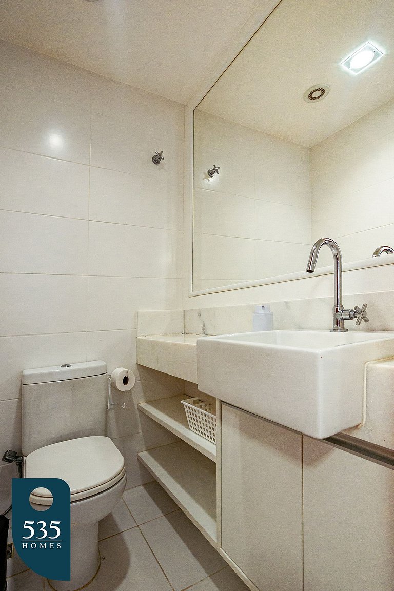 Bedsitter with Sea View, 300m from Farol da Barra