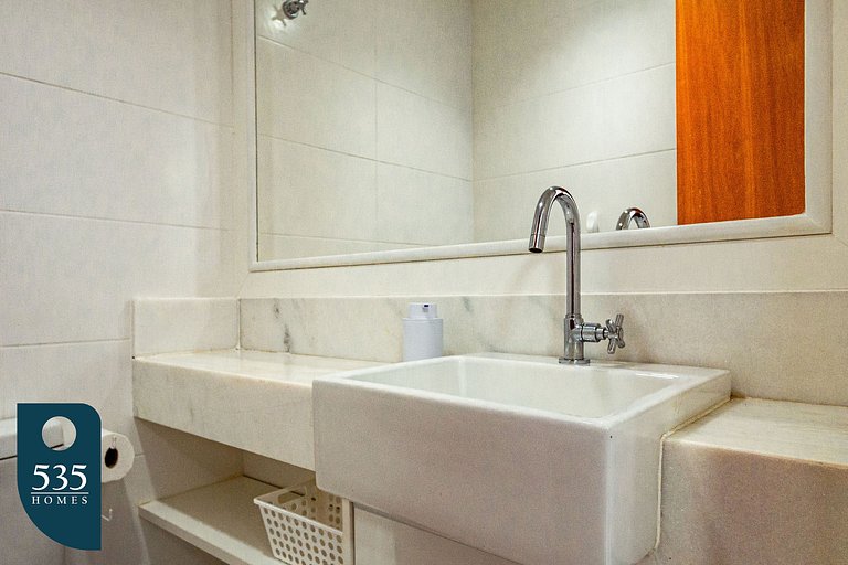 Bedsitter with Sea View, 300m from Farol da Barra