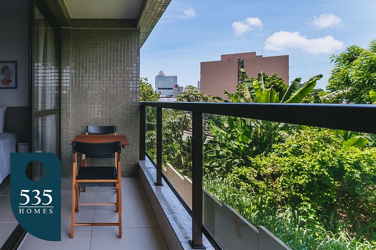Studio near Shopping and Subway