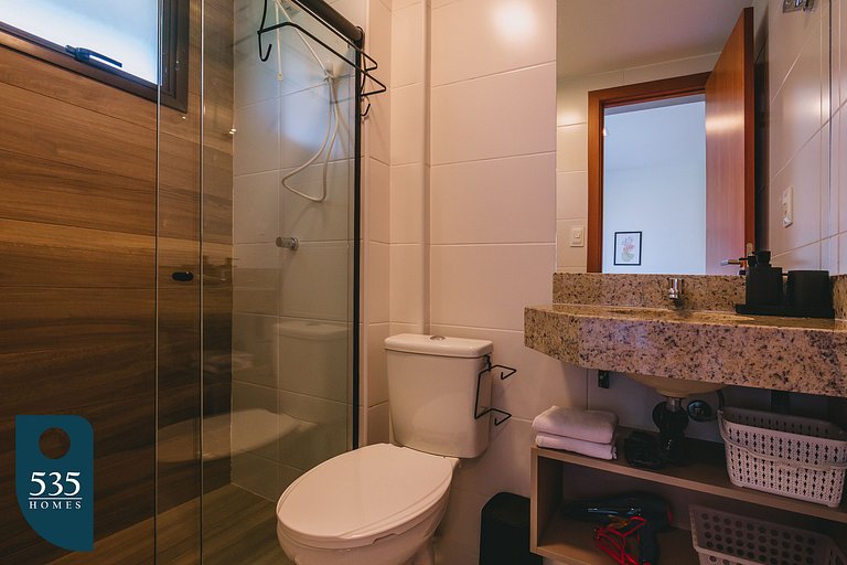 Studio near Shopping and Subway