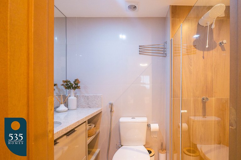 Quarto e sala 450m da praia de ondina