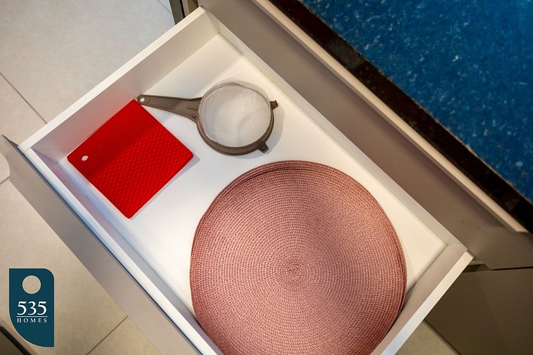 Your Cozy Retreat 100m from Farol Beach