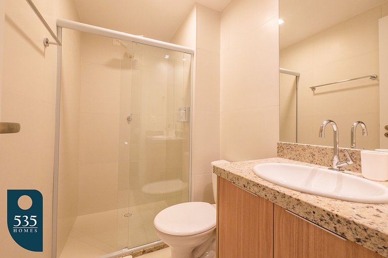 Modern studio in the heart of Caminho das Árvores