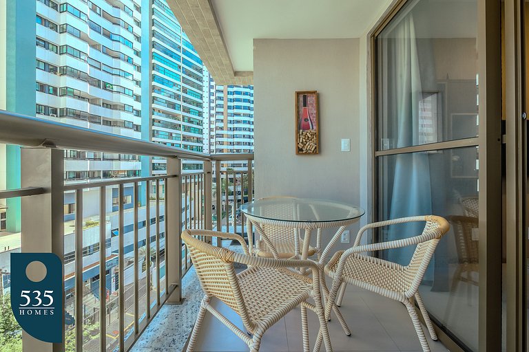 Apartamento em condomínio moderno no Itaigara