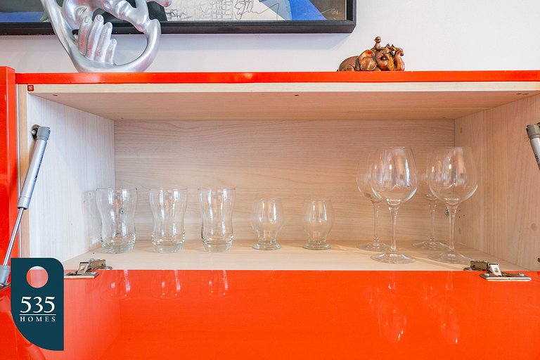 Apartamento em condomínio moderno no Itaigara