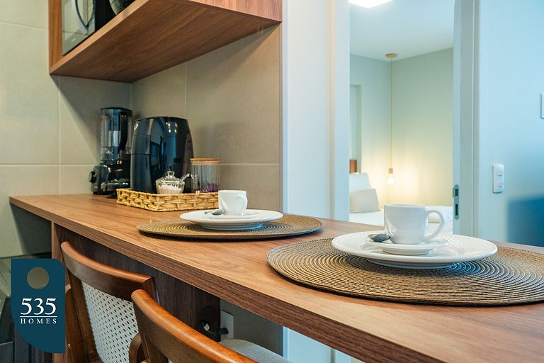 Quarto e sala na Barra a 550m do Shopping