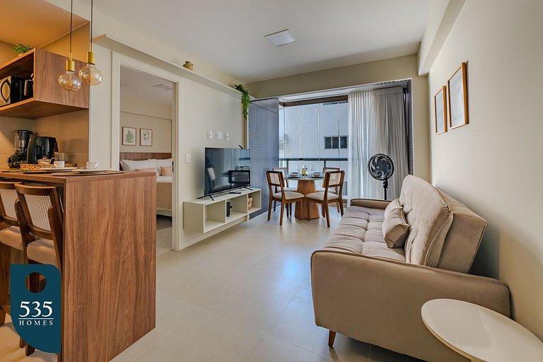 Quarto e sala na Barra a 550m do Shopping