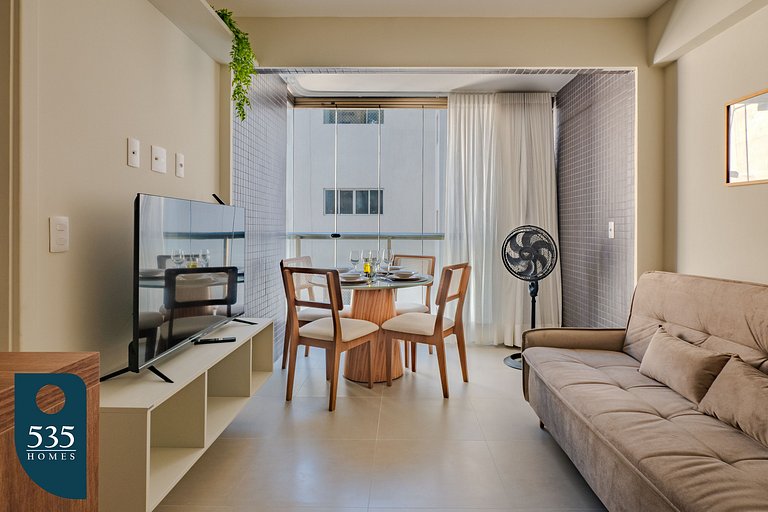 Quarto e sala na Barra a 550m do Shopping
