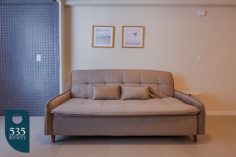 Quarto e sala na Barra a 550m do Shopping