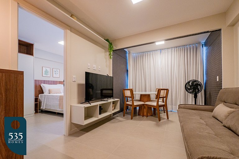 Quarto e sala na Barra a 550m do Shopping