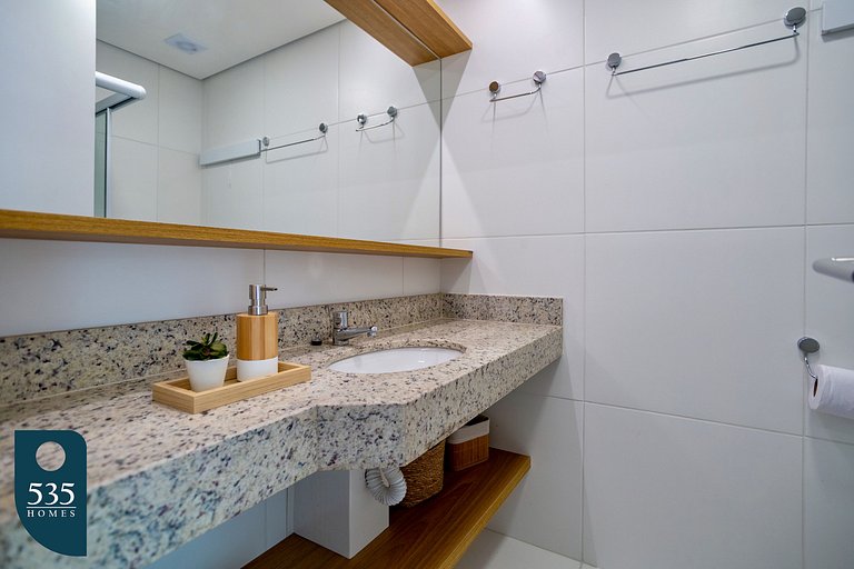 Condo with Pool and Sauna in the Heart of Barra