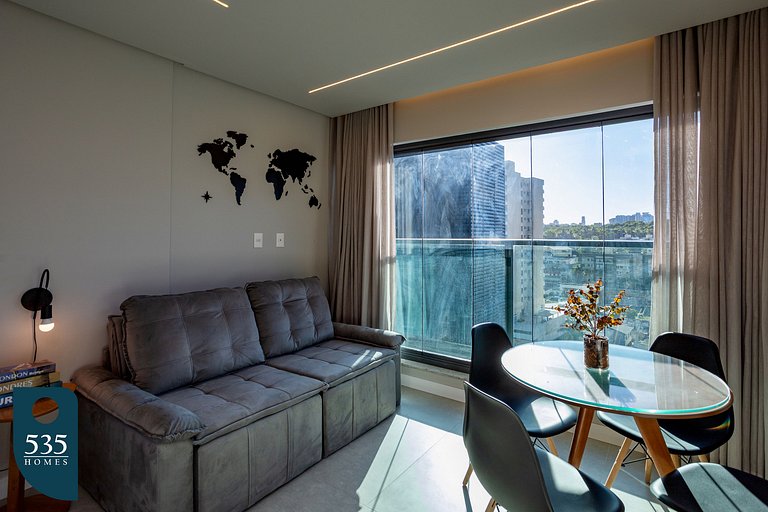 Studio em condomínio de frente para o mar