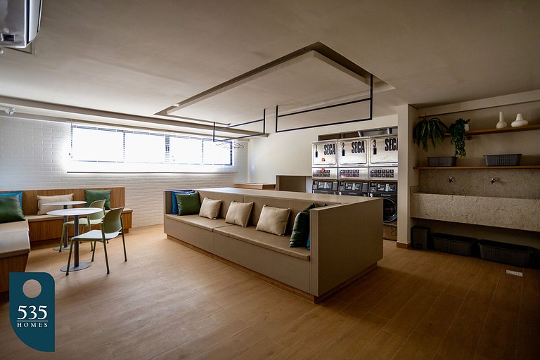 Studio em condomínio de frente para o mar