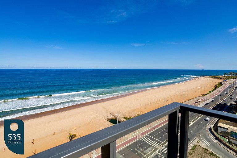Studio em condomínio de frente para o mar