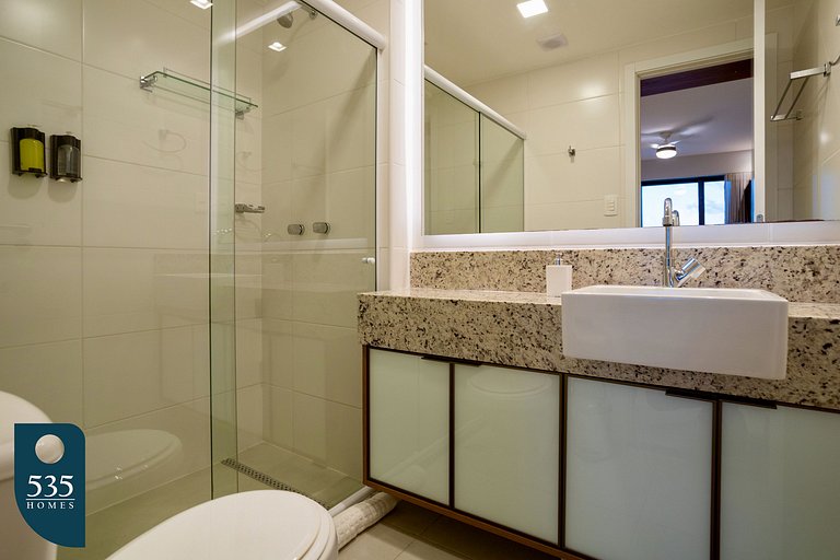 Fully Equipped 2 Bedroom with Ocean View in Barra
