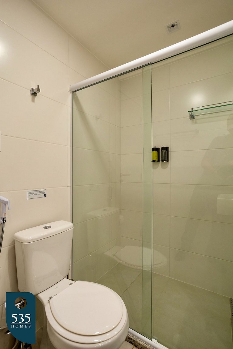 Fully Equipped 2 Bedroom with Ocean View in Barra
