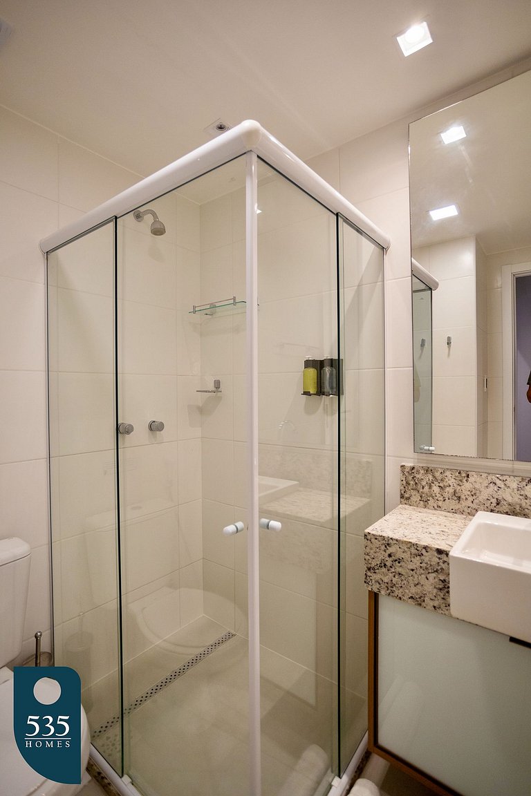 Fully Equipped 2 Bedroom with Ocean View in Barra
