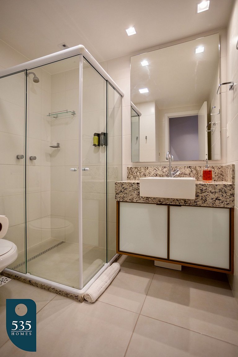 Fully Equipped 2 Bedroom with Ocean View in Barra