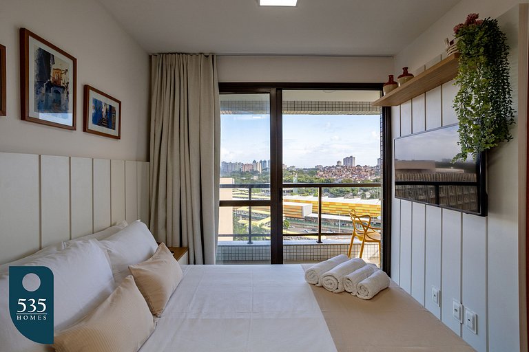 Modern Studio in upscale neighborhood near Mall